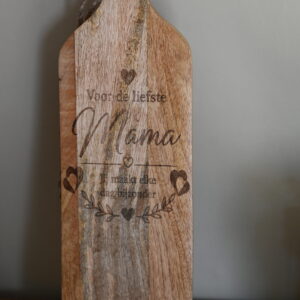 Houten borrelplank “Voor de liefste Mama”